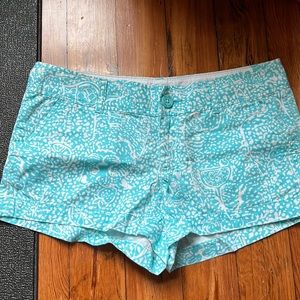 Walsh short light blue and white